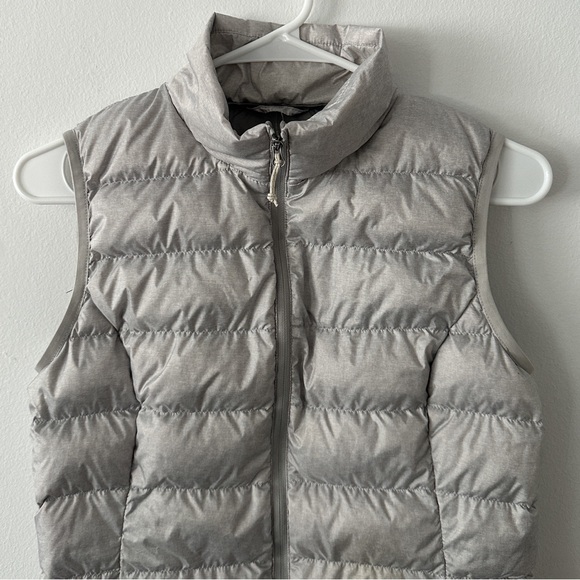 Eddie Bauer Grey Silver Puffer Vest No Size Tag Meas. Size Small - Picture 3 of 8